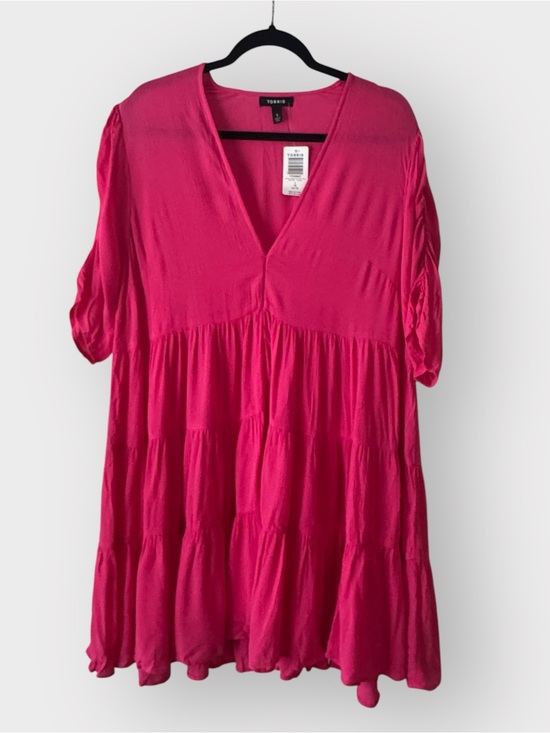 torrid Dresses & Skirts - NEW Torrid Fuchsia V-Neck Tiered Tunic Dress, 1X